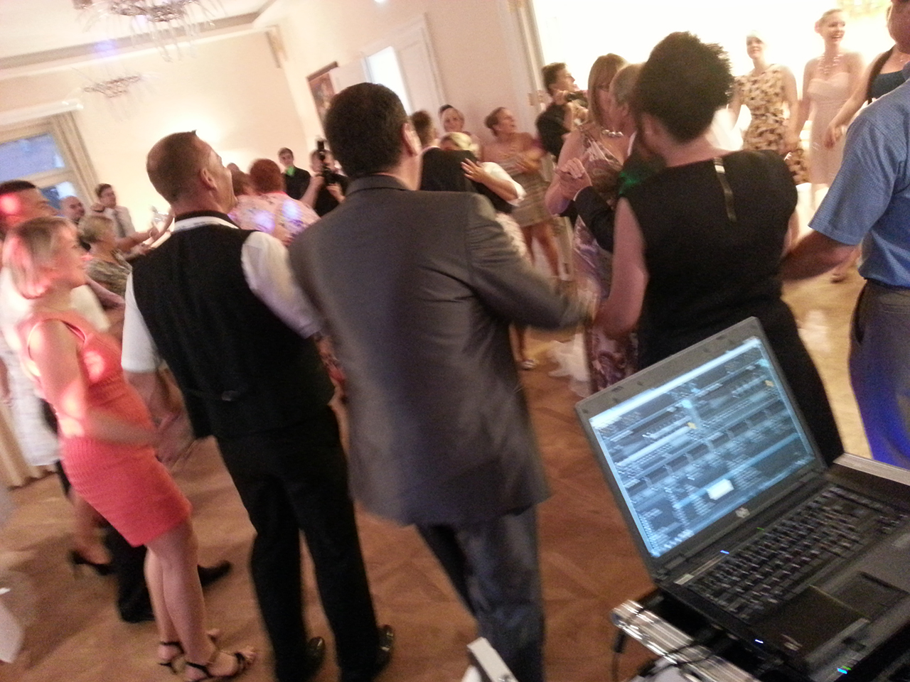 DJ na svatbu aparatura